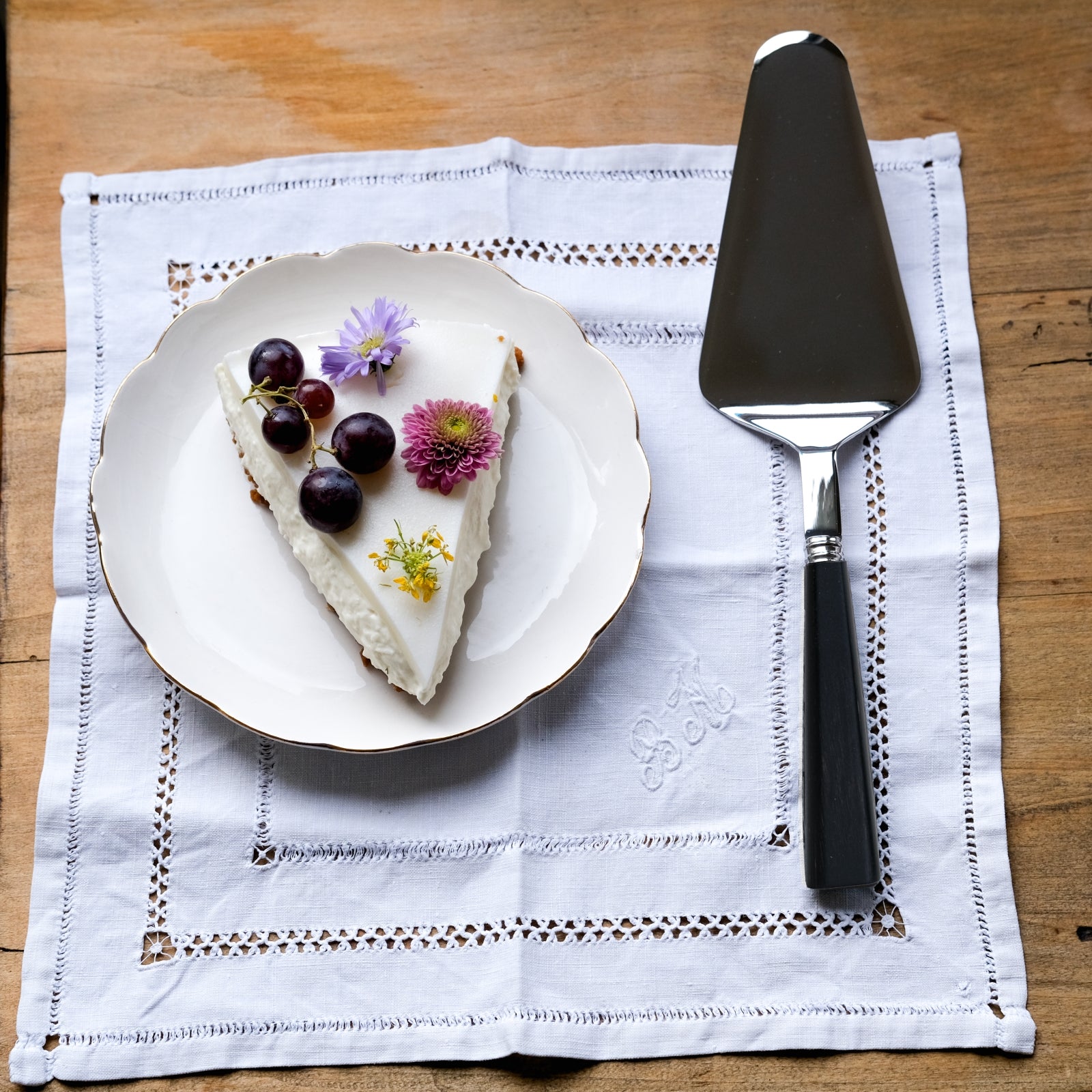 Nature, Black press wood - Tart server