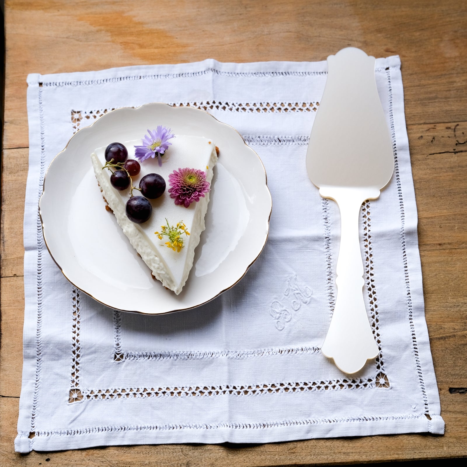 Honorine, White - Tart server