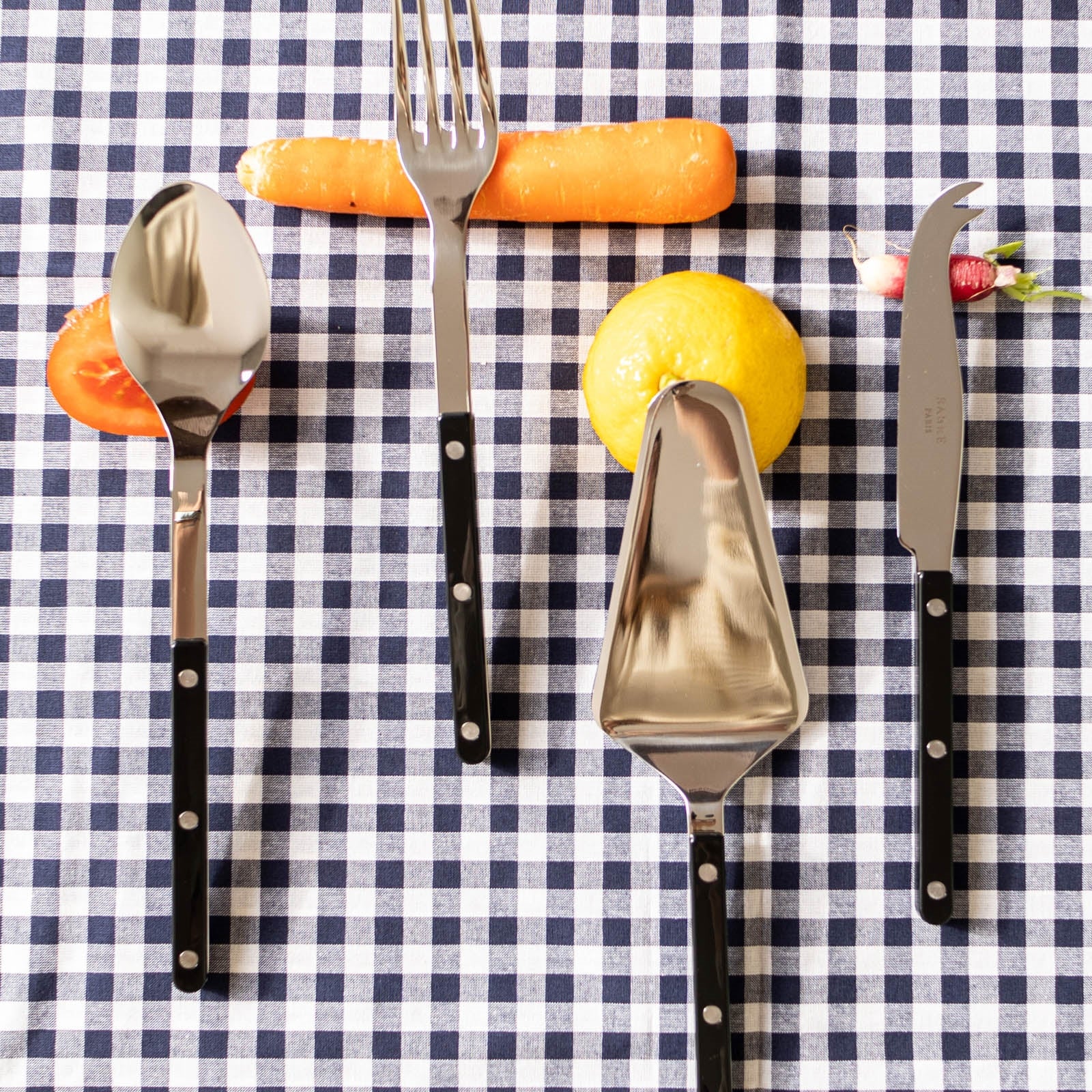 Bistrot Solid, Black - Set of 4 Bistrot must-have serving pieces