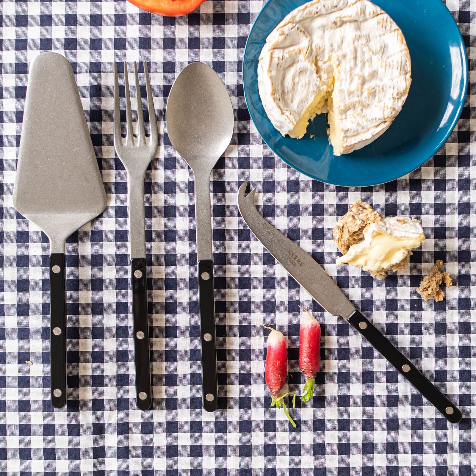 Bistrot Vintage Solid, Black - Set of 4 Bistrot must-have serving pieces