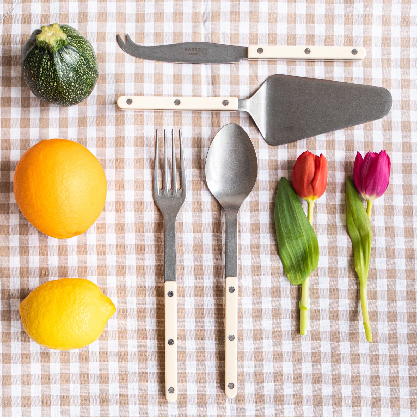 Bistrot Vintage Solid, Ivory - Box of 4 must-have serving pieces