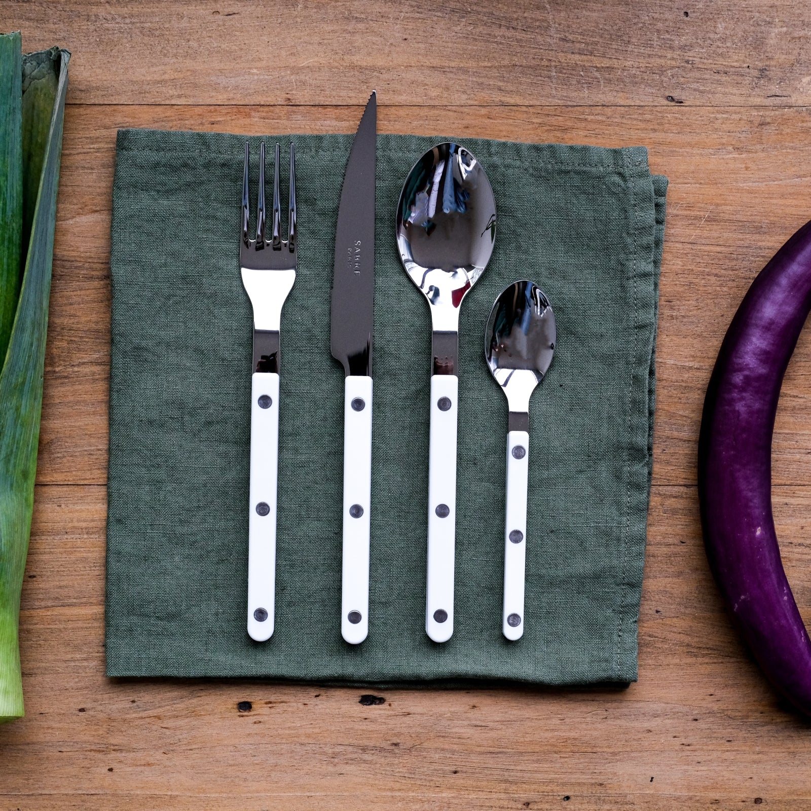 Bistrot Solid, White - 4 pieces cutlery set